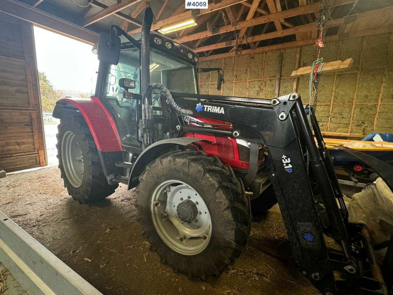 2013 Massey Ferguson 5455 w/ front loader, 2 buckets, pallet forks and blades. 1020 hours! - Tractor: foto 3 2013 Massey Ferguson 5455 w/ front loader, 2 buckets, pallet forks and blades. 1020 hours! - Tractor: foto 3