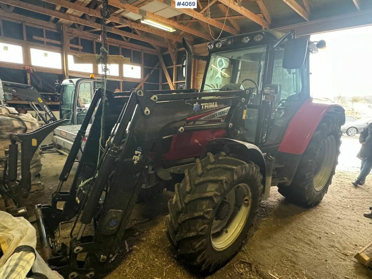 2013 Massey Ferguson 5455 w/ front loader, 2 buckets, pallet forks and blades. 1020 hours! - Tractor: foto 5 2013 Massey Ferguson 5455 w/ front loader, 2 buckets, pallet forks and blades. 1020 hours! - Tractor: foto 5
