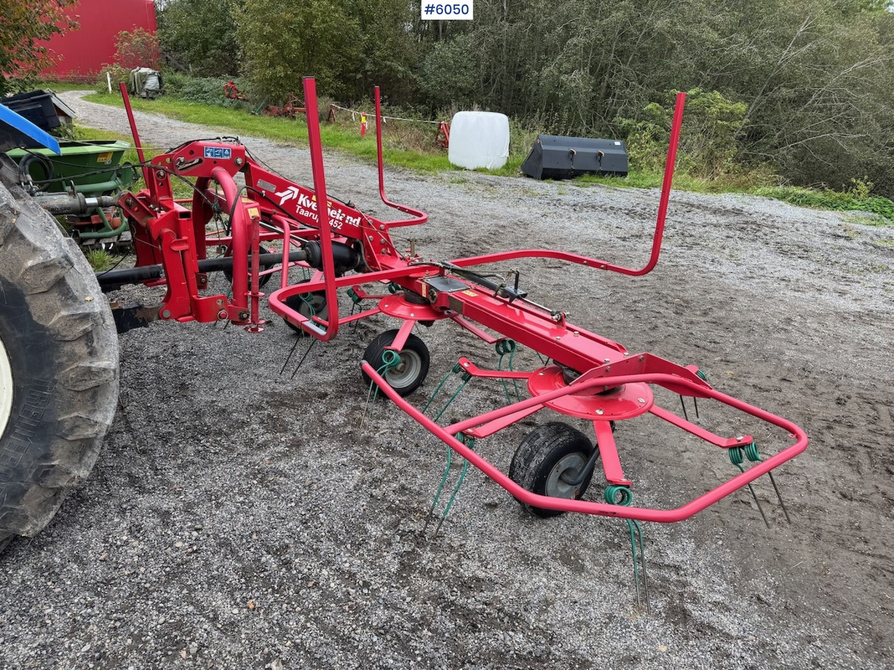 2014 Kverneland Taarup 8452 Spreader harrow. - Maquinaria de henificación: foto 3 2014 Kverneland Taarup 8452 Spreader harrow. - Maquinaria de henificación: foto 3