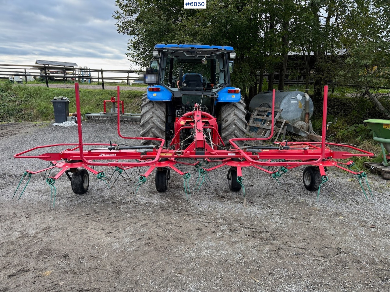 2014 Kverneland Taarup 8452 Spreader harrow. - Maquinaria de henificación: foto 1 2014 Kverneland Taarup 8452 Spreader harrow. - Maquinaria de henificación: foto 1