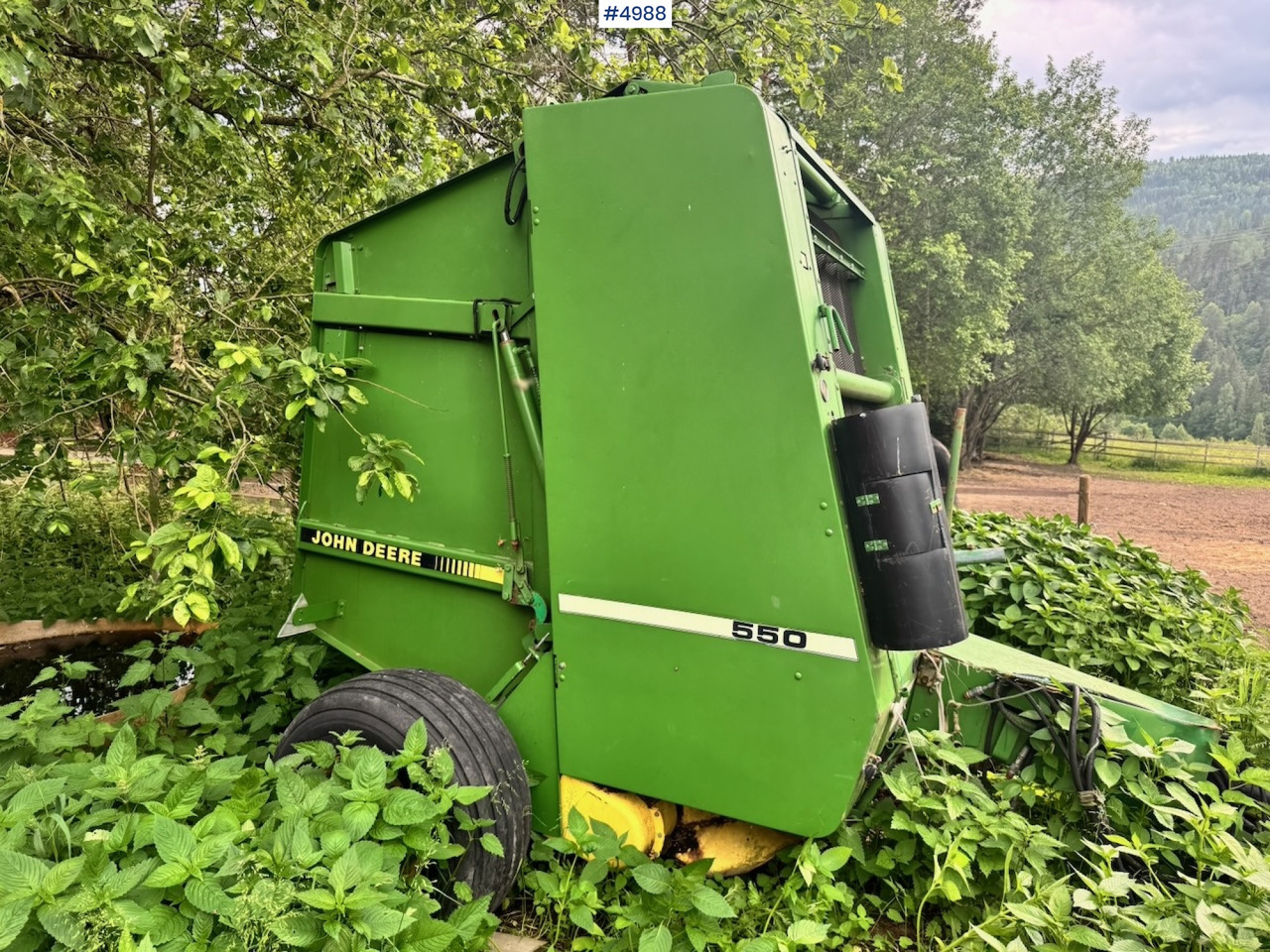 John Deere 550 Round baler with control box - Maquinaria de henificación: foto 2 John Deere 550 Round baler with control box - Maquinaria de henificación: foto 2