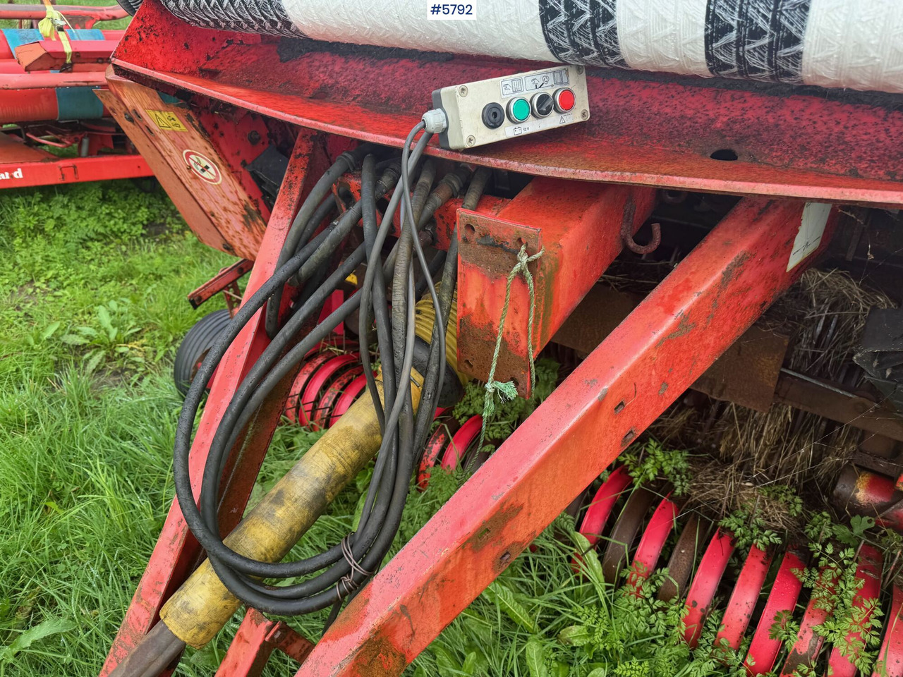 Maquinaria de henificación Welger RP 200 Mastercut round baler. Partially repaired object.: foto 18 Maquinaria de henificación Welger RP 200 Mastercut round baler. Partially repaired object.: foto 18