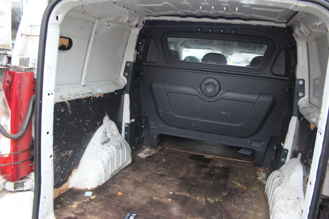 Furgoneta pequeña, Furgoneta combi Fiat Scudo Multicab L2H1 130 Multijet 5Sitze Klima: foto 15 Furgoneta pequeña, Furgoneta combi Fiat Scudo Multicab L2H1 130 Multijet 5Sitze Klima: foto 15