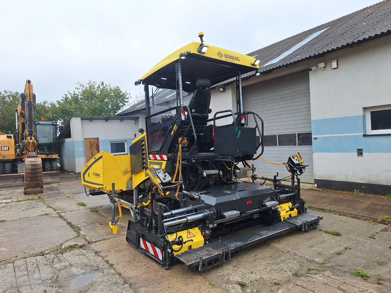 Bomag Bf 300C-3 - Pavimentadora de asfalto: foto 4 Bomag Bf 300C-3 - Pavimentadora de asfalto: foto 4