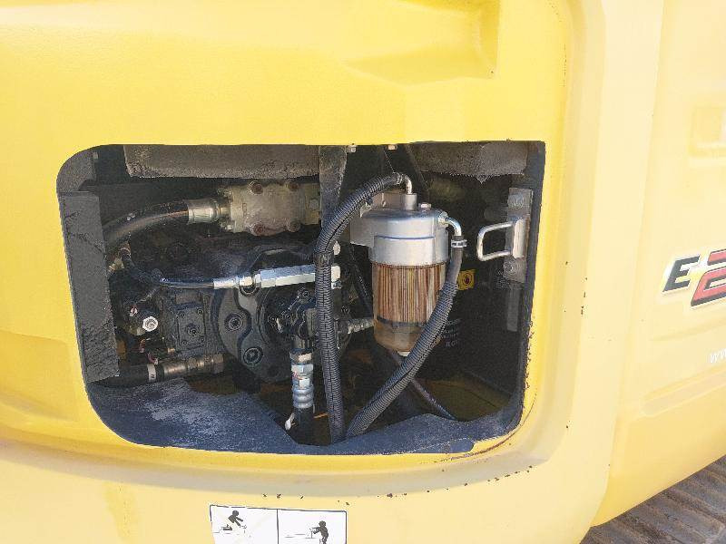 Excavadora de cadenas New Holland E235B SRNLC + GPS Steuerung: foto 6