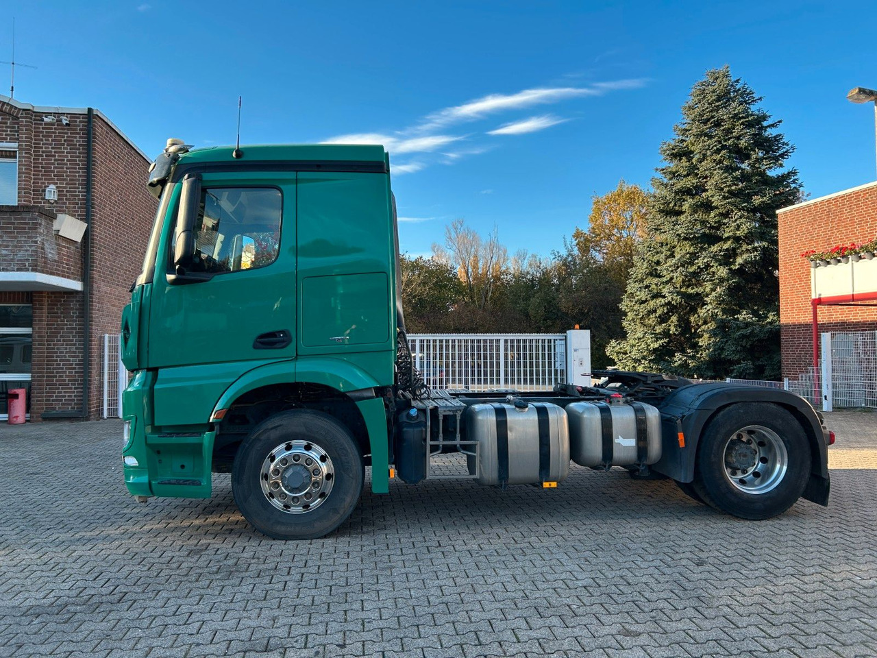 Mercedes-Benz Arocs 1845 SZM 4x4 HAD - Cabeza tractora: foto 3 Mercedes-Benz Arocs 1845 SZM 4x4 HAD - Cabeza tractora: foto 3