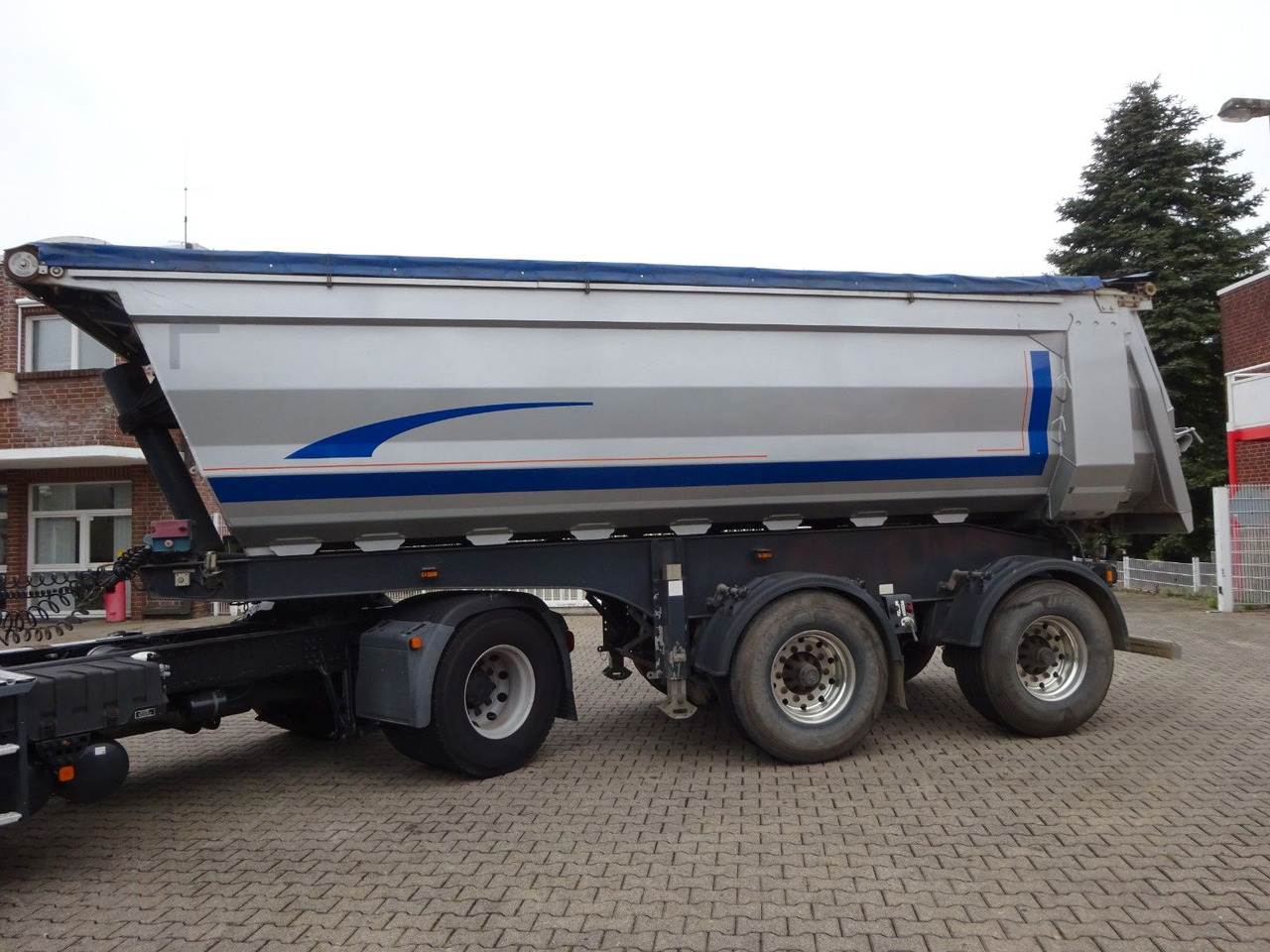 Kempf Kippauflieger ALU mit E-Abdeckplane 27m³ - Semirremolque volquete: foto 1 Kempf Kippauflieger ALU mit E-Abdeckplane 27m³ - Semirremolque volquete: foto 1
