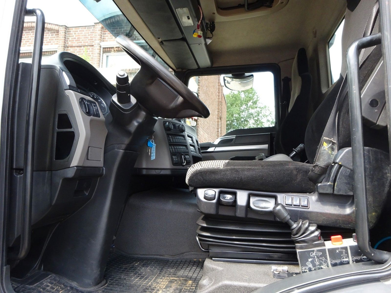 Camión volquete, Camión grúa MAN 15.290 TGM 3Skipper + HIAB 111-B3 HIDUO Kran 4x2: foto 18 Camión volquete, Camión grúa MAN 15.290 TGM 3Skipper + HIAB 111-B3 HIDUO Kran 4x2: foto 18