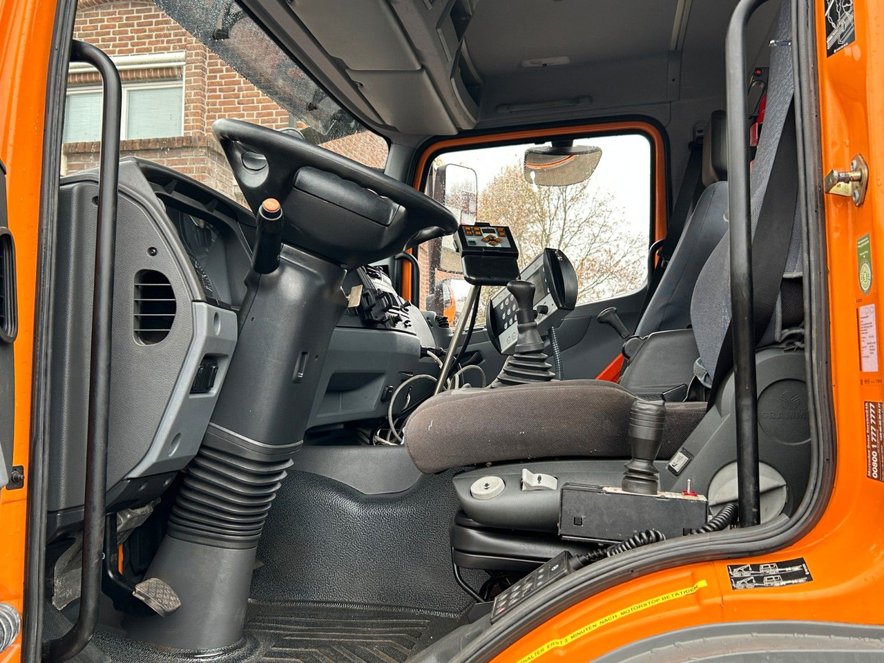 Camión multibasculante Mercedes-Benz 1824 Axor Abroller mit Schneeschild und Streuer: foto 23