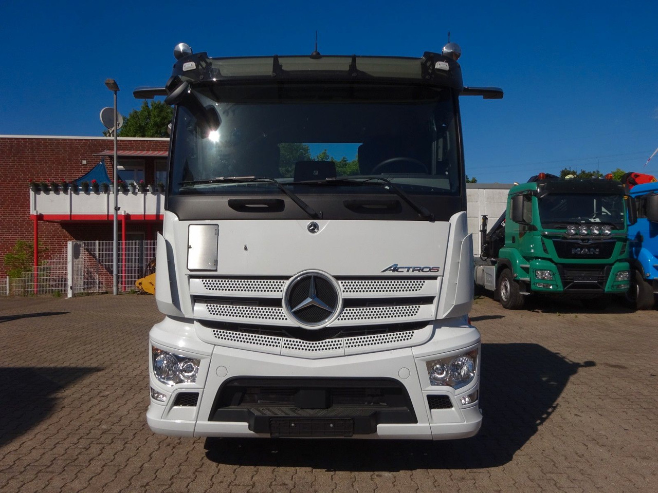Mercedes-Benz 1840 Actros Absetzkipper NEUFAHRZEUG mit 1645 km - Camión volquete: foto 5 Mercedes-Benz 1840 Actros Absetzkipper NEUFAHRZEUG mit 1645 km - Camión volquete: foto 5