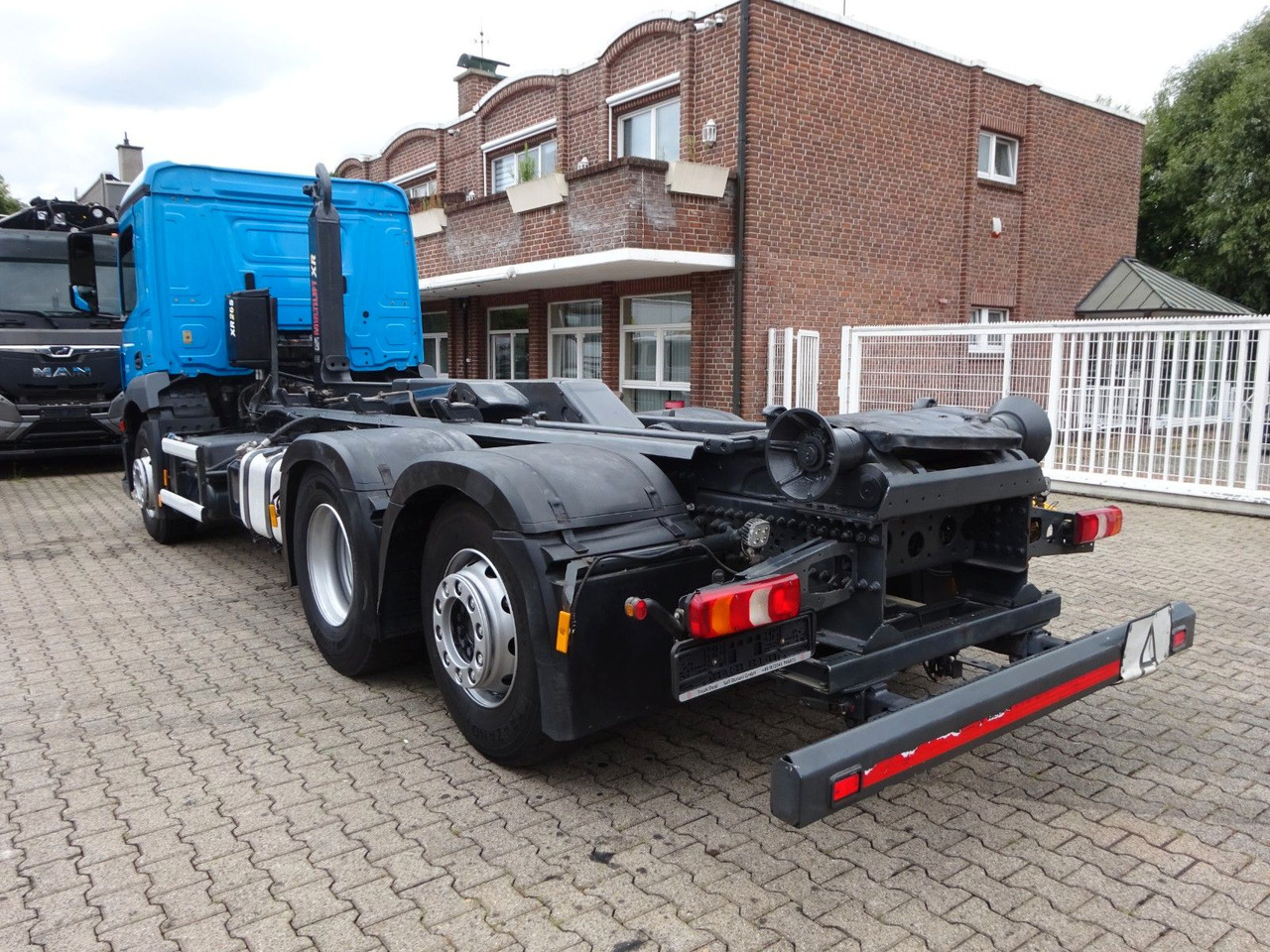 Camión multibasculante Mercedes-Benz 2533 Antos MULTILIFT Abroller 6x2: foto 17
