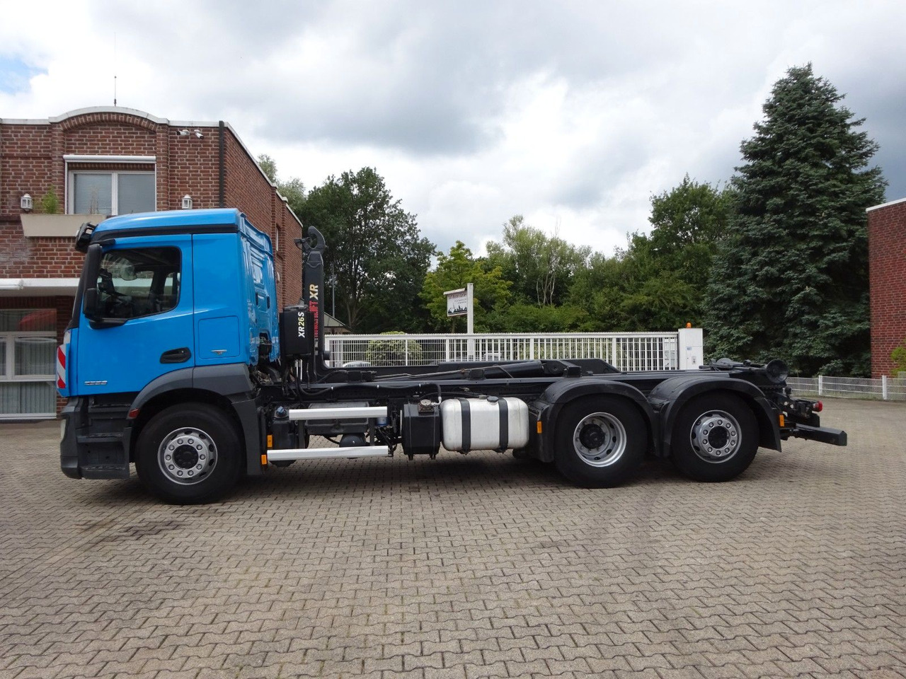 Camión multibasculante Mercedes-Benz 2533 Antos MULTILIFT Abroller 6x2: foto 12