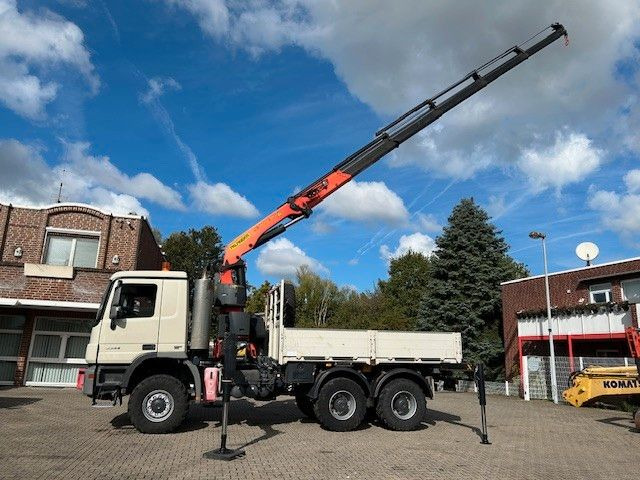 Mercedes-Benz 3344 Actros Pritsche + PK 34002 6x6 - Camión grúa: foto 1 Mercedes-Benz 3344 Actros Pritsche + PK 34002 6x6 - Camión grúa: foto 1