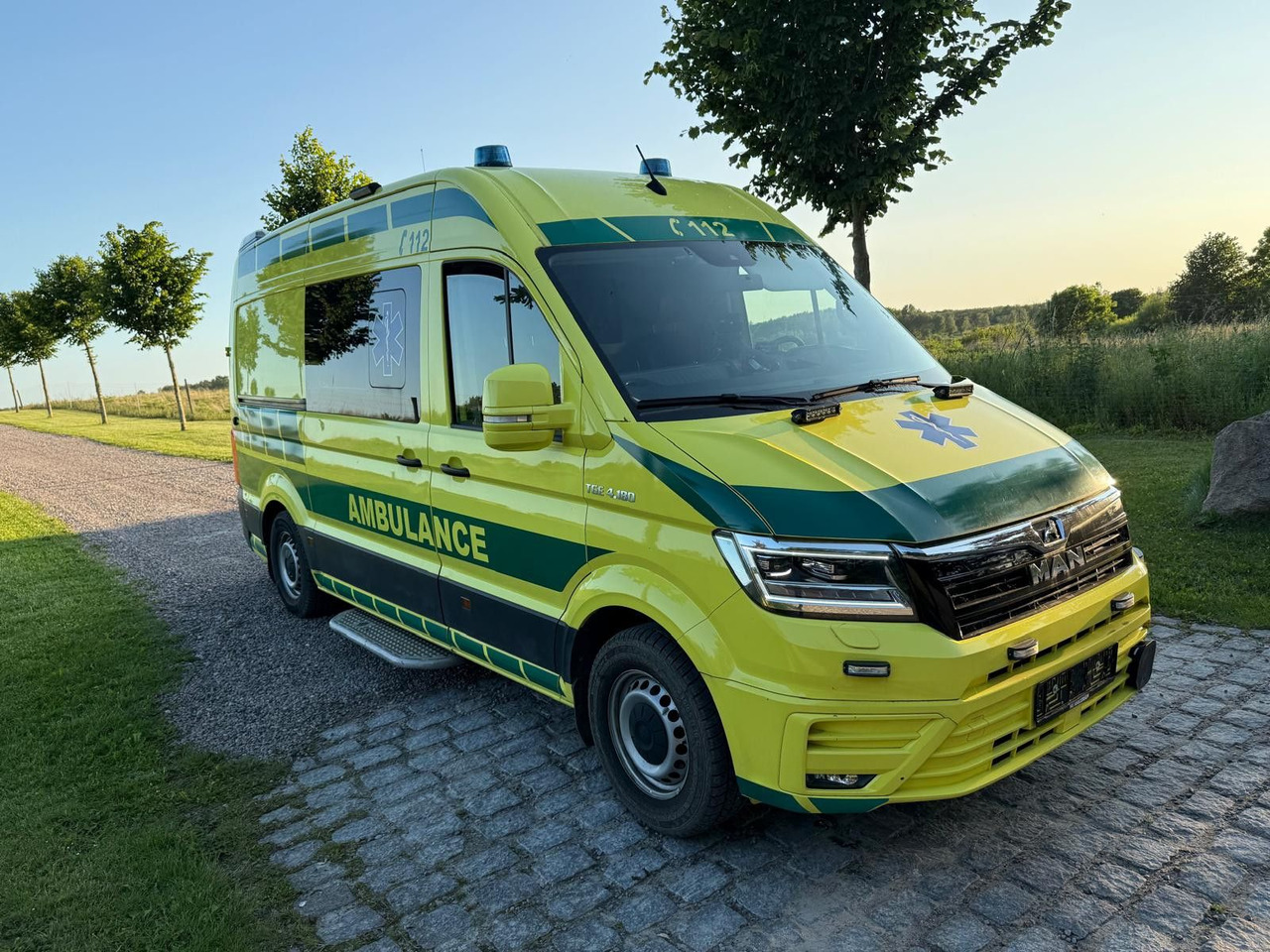 MAN TGE 4.180 Ambulance * 29 800 € netto *RESERVED - Ambulancia: foto 1 MAN TGE 4.180 Ambulance * 29 800 € netto *RESERVED - Ambulancia: foto 1