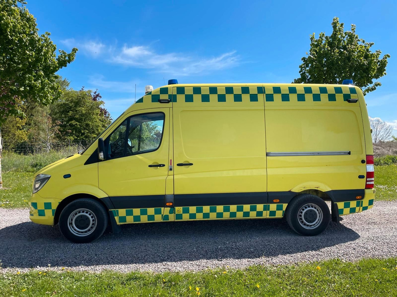 Mercedes-Benz Sprinter II Kasten 316 CDI Aut Ambulance* - Ambulancia: foto 2 Mercedes-Benz Sprinter II Kasten 316 CDI Aut Ambulance* - Ambulancia: foto 2
