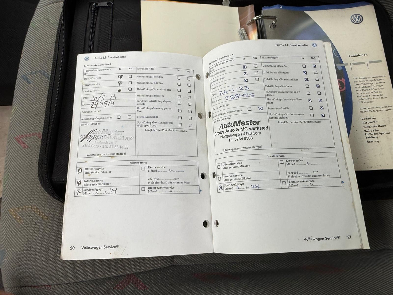 Furgoneta de pasajeros Volkswagen T5 Transporter 1.9 TDI *9 Sitze *RESERVED RO: foto 25 Furgoneta de pasajeros Volkswagen T5 Transporter 1.9 TDI *9 Sitze *RESERVED RO: foto 25