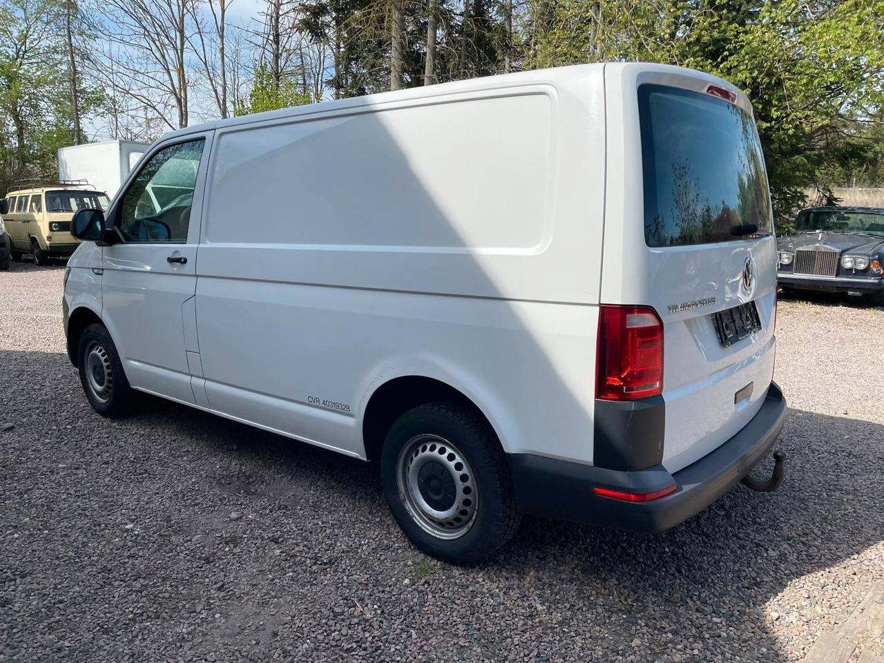 Volkswagen T6 Transporter 2.0 TDI *Motorschaden RESERVEE RO - Furgoneta pequeña: foto 2 Volkswagen T6 Transporter 2.0 TDI *Motorschaden RESERVEE RO - Furgoneta pequeña: foto 2