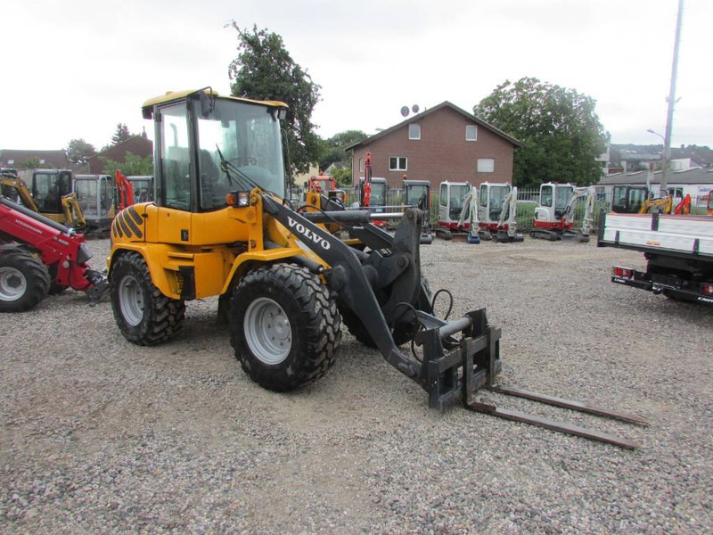 Volvo L 35 B-Z Radlader 16.000 EUR - Cargadora de ruedas: foto 4 Volvo L 35 B-Z Radlader 16.000 EUR - Cargadora de ruedas: foto 4