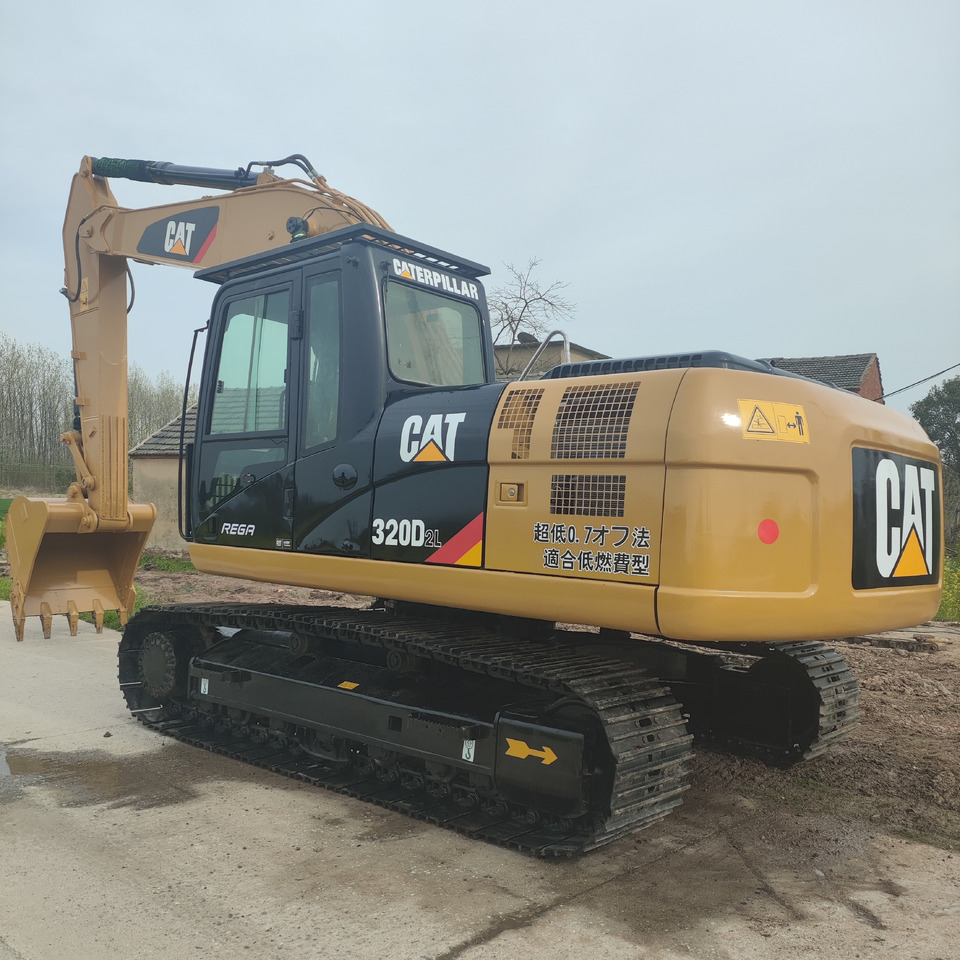 CATERPILLAR 320D2 - Excavadora de cadenas: foto 1 CATERPILLAR 320D2 - Excavadora de cadenas: foto 1