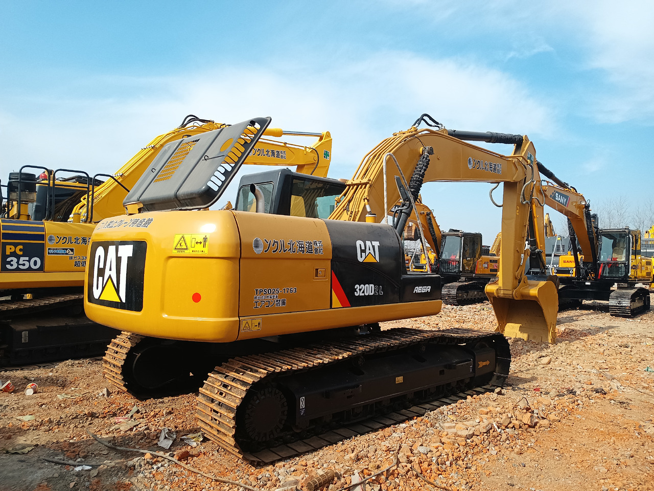 CATERPILLAR 320D2L - Excavadora de cadenas: foto 1 CATERPILLAR 320D2L - Excavadora de cadenas: foto 1