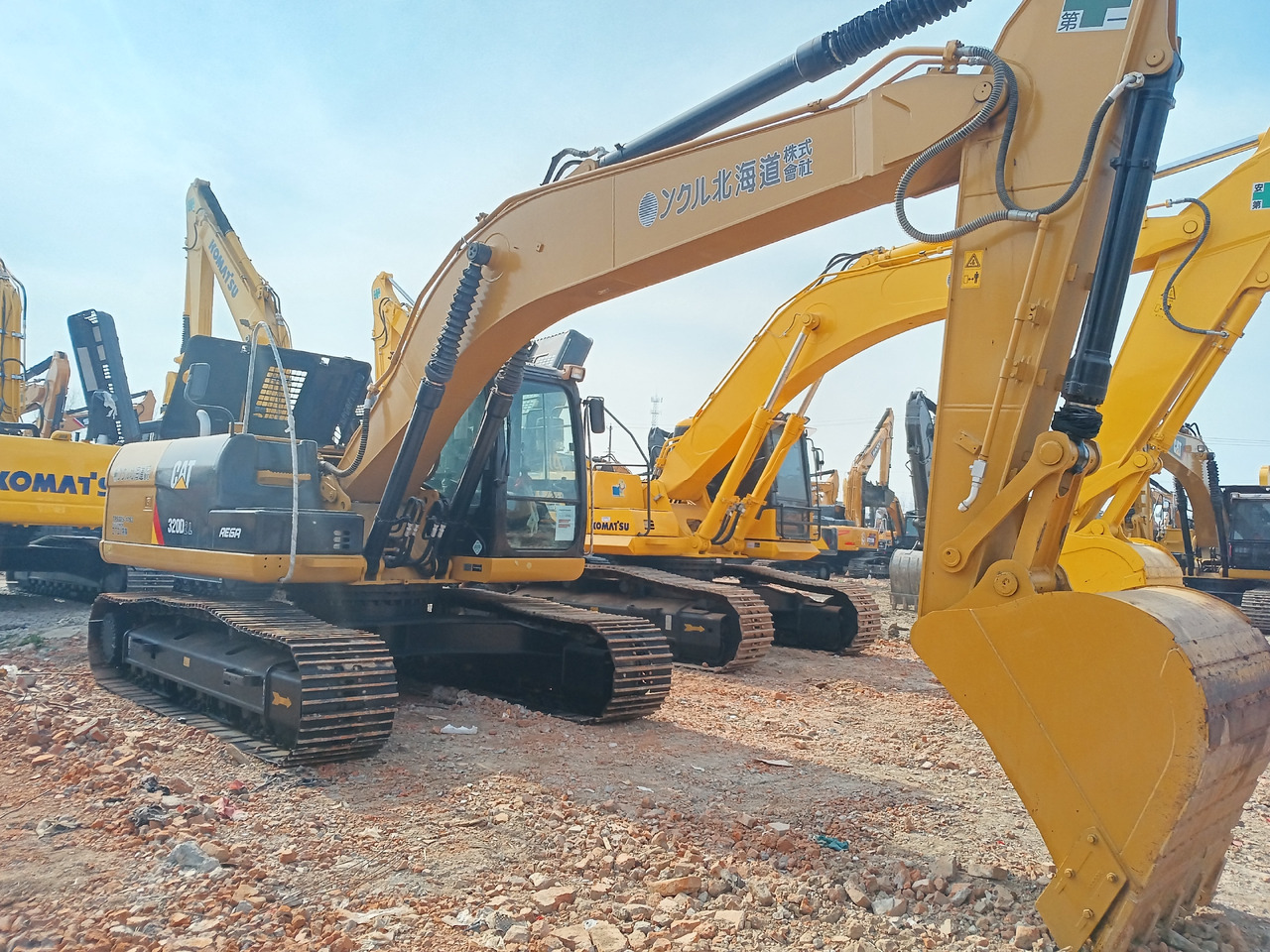 CATERPILLAR 320D2L - Excavadora de cadenas: foto 3 CATERPILLAR 320D2L - Excavadora de cadenas: foto 3