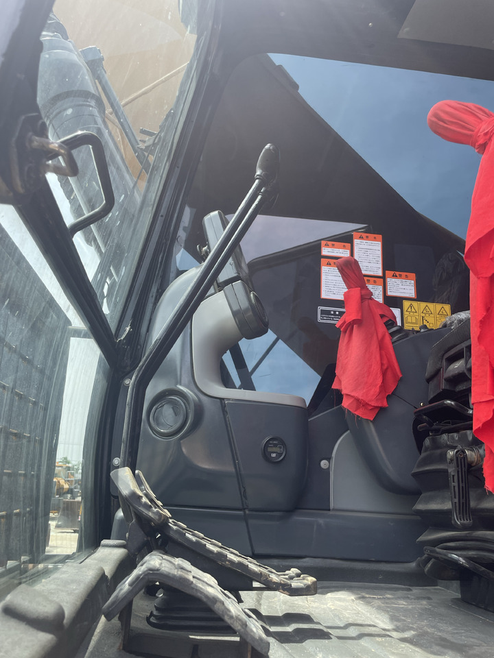 CATERPILLAR 330D2 - Excavadora de cadenas: foto 4 CATERPILLAR 330D2 - Excavadora de cadenas: foto 4