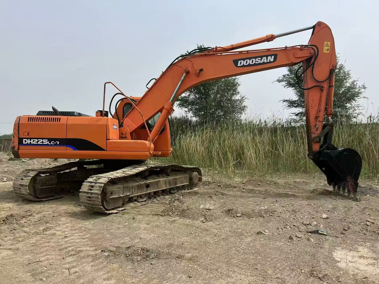 DOOSAN DH225LC-7 - Excavadora de cadenas: foto 1 DOOSAN DH225LC-7 - Excavadora de cadenas: foto 1