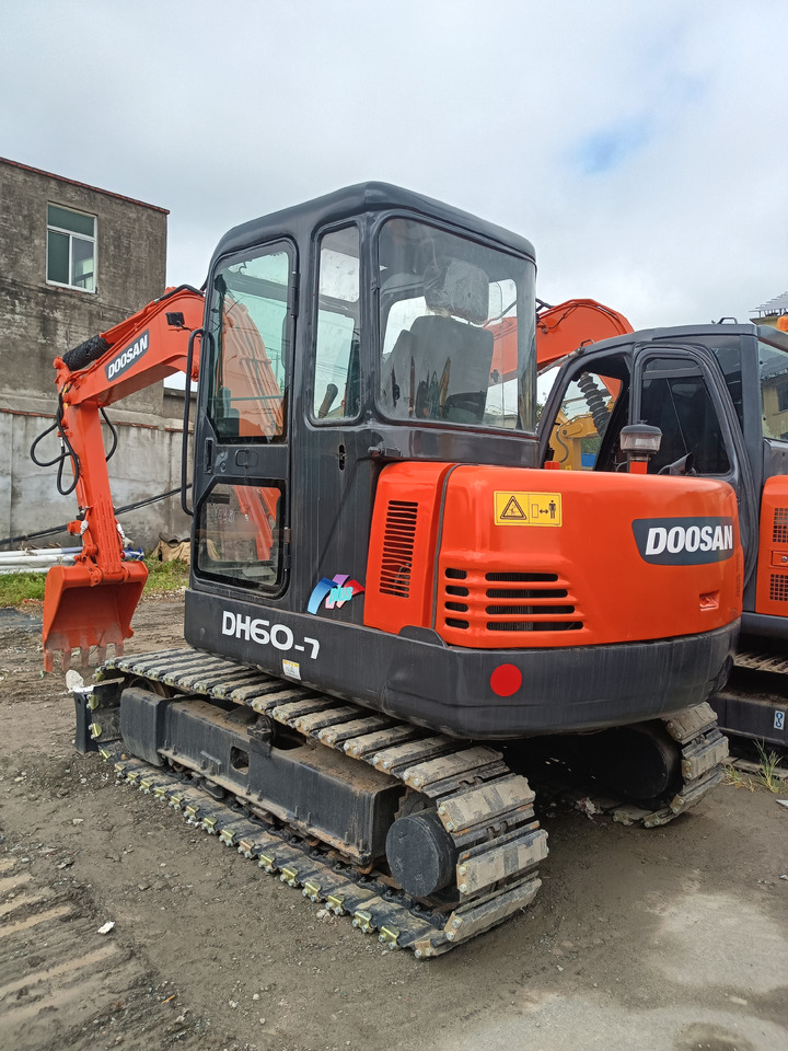 DOOSAN DH60-7 - Excavadora de cadenas: foto 4 DOOSAN DH60-7 - Excavadora de cadenas: foto 4