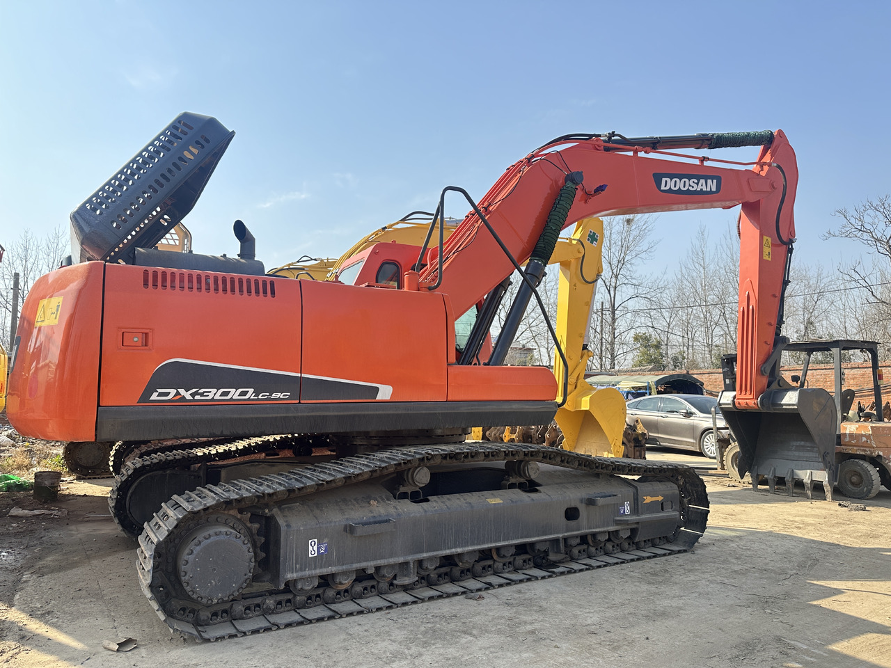 Doosan DX300-9C - Excavadora de cadenas: foto 1 Doosan DX300-9C - Excavadora de cadenas: foto 1