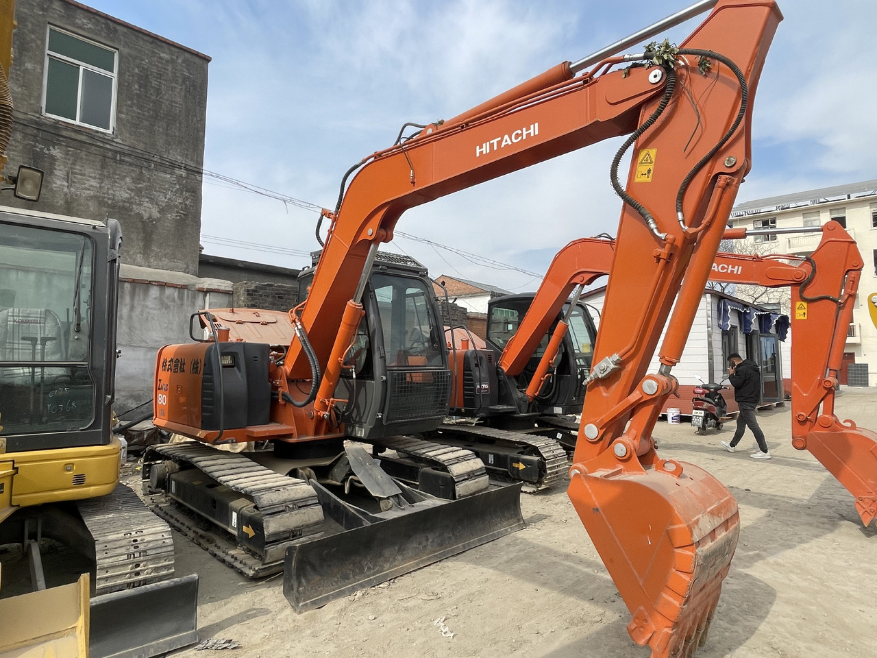 HITACHI ZX80 - Excavadora de cadenas: foto 2 HITACHI ZX80 - Excavadora de cadenas: foto 2