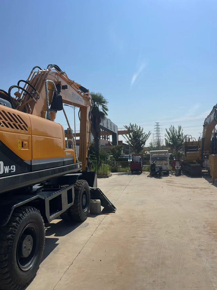 Hyundai 210W-9 - Excavadora de ruedas: foto 3 Hyundai 210W-9 - Excavadora de ruedas: foto 3