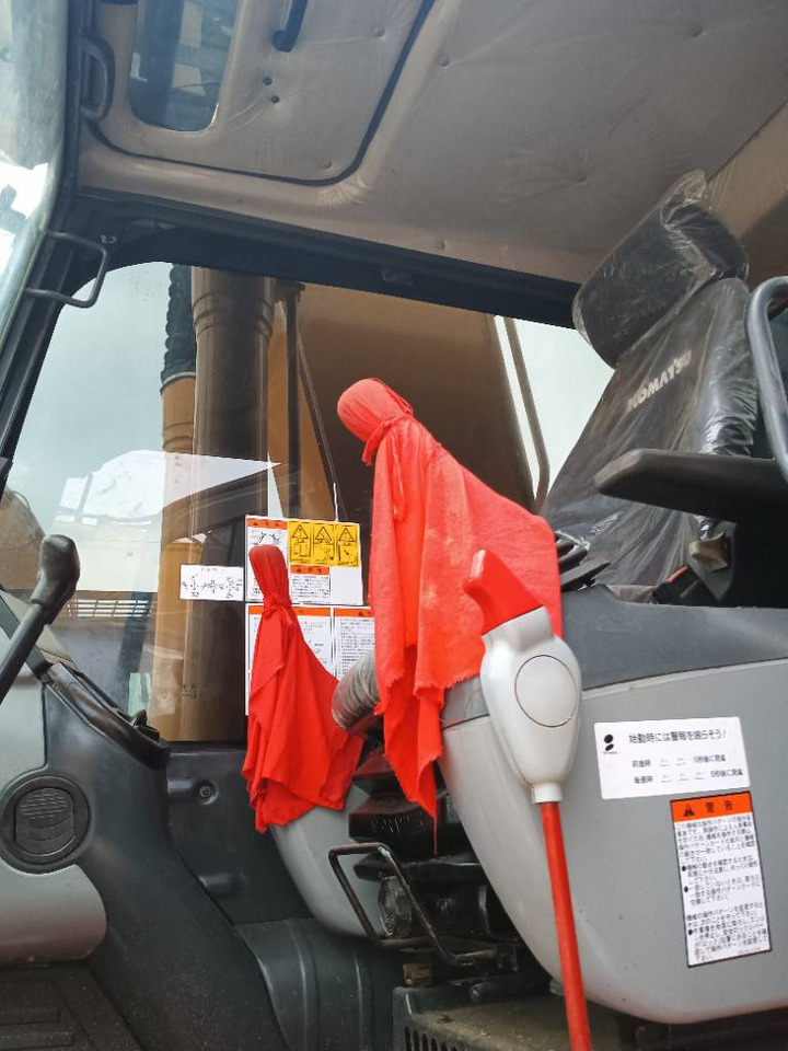 Excavadora de cadenas KOMATSU PC 220-8: foto 6 Excavadora de cadenas KOMATSU PC 220-8: foto 6