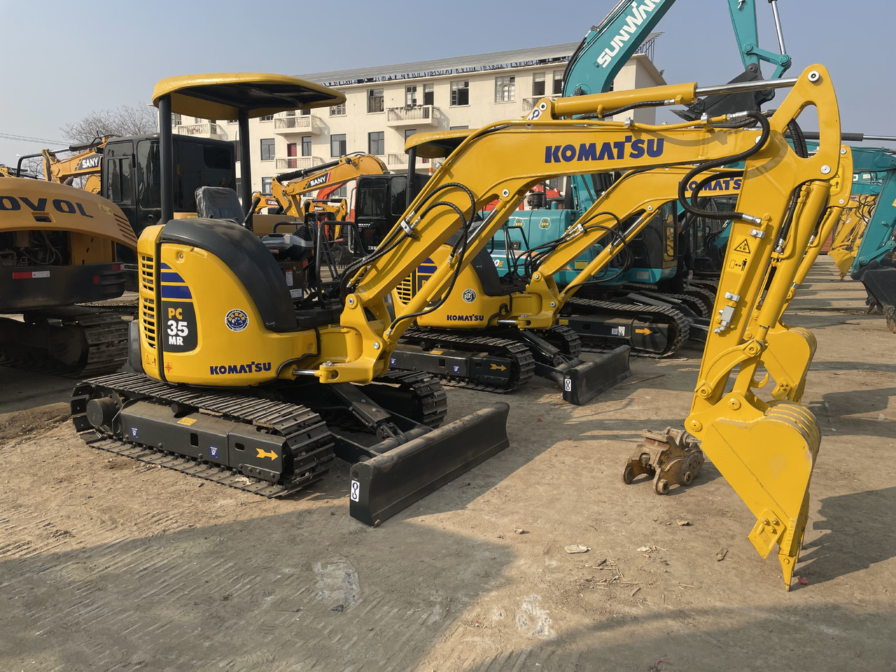KOMATSU PC 35 MR-3 - Excavadora de cadenas: foto 1 KOMATSU PC 35 MR-3 - Excavadora de cadenas: foto 1