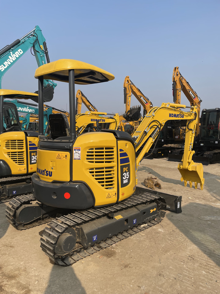 KOMATSU PC 35 MR-3 - Excavadora de cadenas: foto 4 KOMATSU PC 35 MR-3 - Excavadora de cadenas: foto 4