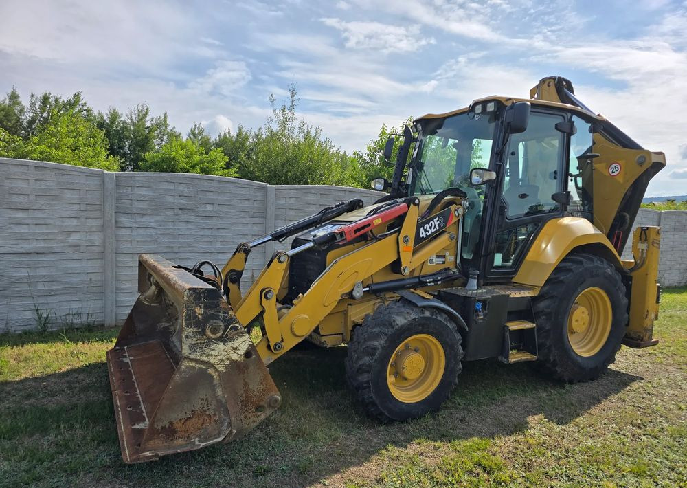 Caterpillar - Retroexcavadora: foto 1 Caterpillar - Retroexcavadora: foto 1