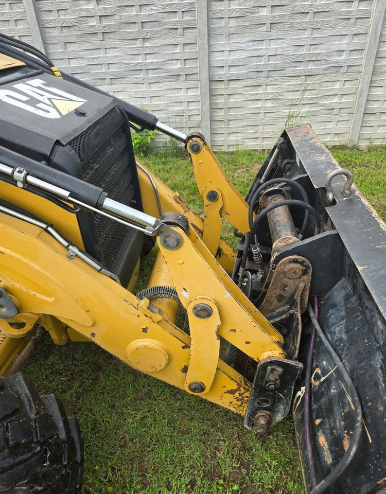 Retroexcavadora Caterpillar: foto 7