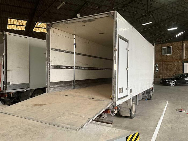 DAF AE 45 LF 3 12 - Camión frigorífico: foto 4 DAF AE 45 LF 3 12 - Camión frigorífico: foto 4