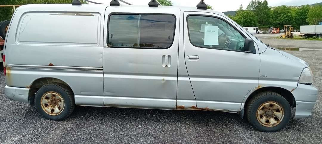 2008 Toyota Hiace 4WD og 2007 Toyota Hiace selges samlet - Coche: foto 4 2008 Toyota Hiace 4WD og 2007 Toyota Hiace selges samlet - Coche: foto 4