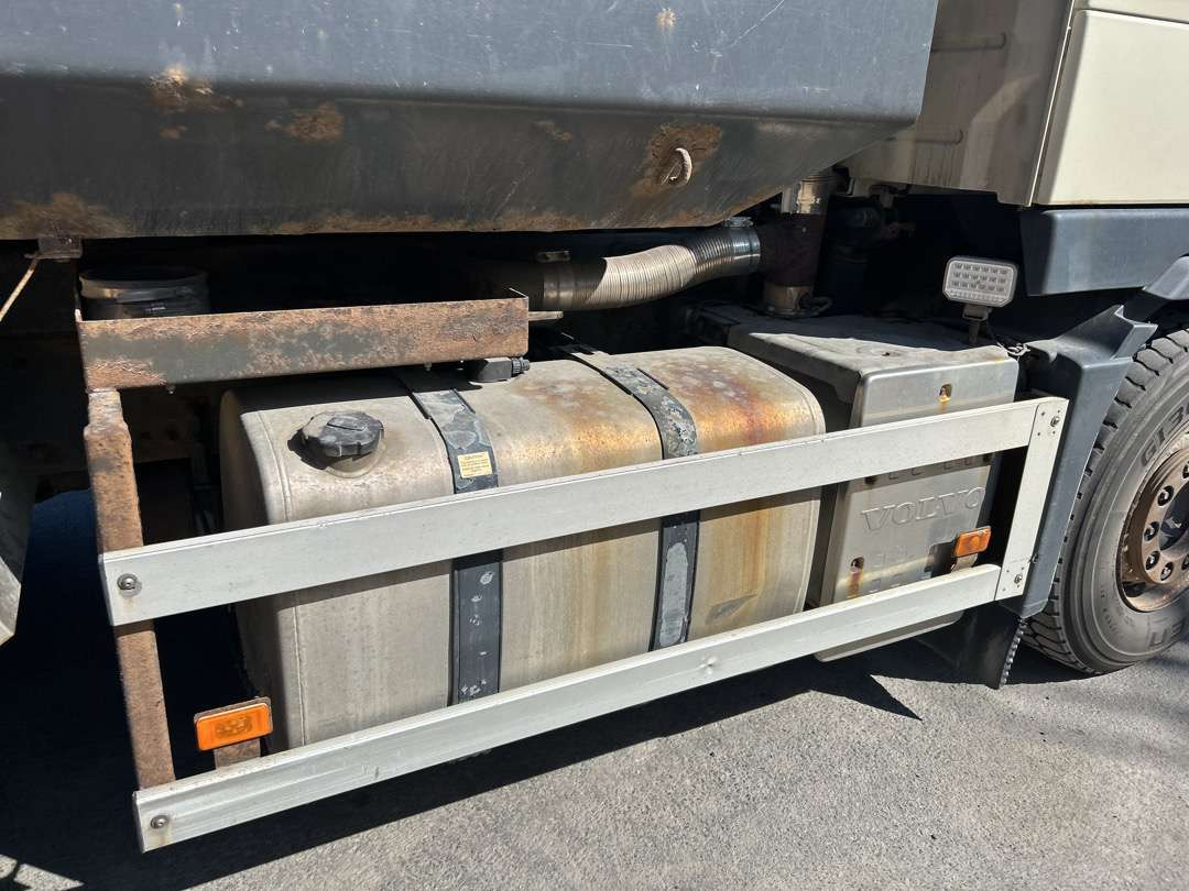 Camión volquete 2011 Dumper VOLVO FM 500 Euroklasse 5T: foto 8 Camión volquete 2011 Dumper VOLVO FM 500 Euroklasse 5T: foto 8