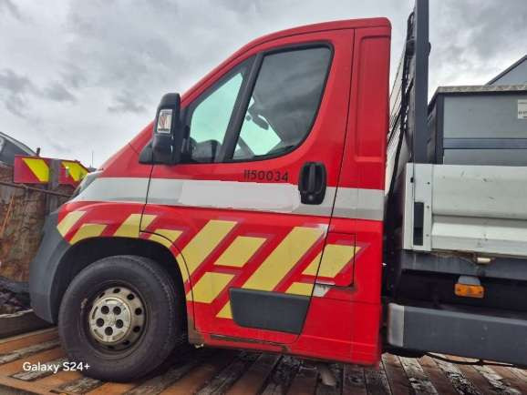 2016 Peugeot Boxer (rep.-objekt) - Furgoneta caja abierta: foto 1 2016 Peugeot Boxer (rep.-objekt) - Furgoneta caja abierta: foto 1