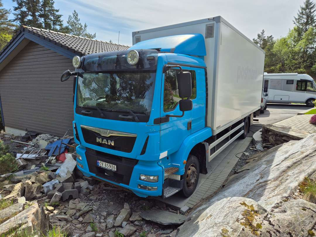 2016 Skapbil MAN TGM15.250 EU-godkjent Euroklasse 6T - Camión caja cerrada: foto 1 2016 Skapbil MAN TGM15.250 EU-godkjent Euroklasse 6T - Camión caja cerrada: foto 1