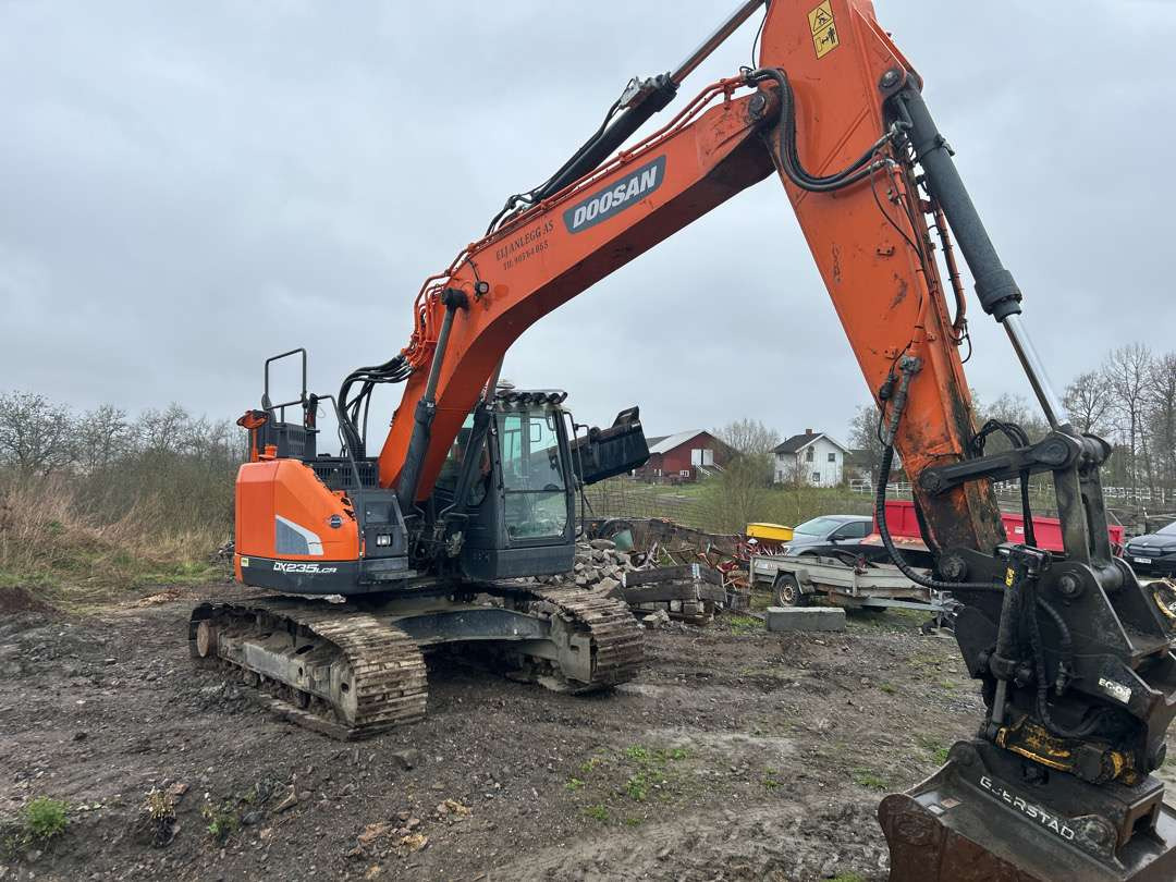 2018 Beltegraver 24 tonn Doosan DX 235LCR S 70-feste - Excavadora: foto 2 2018 Beltegraver 24 tonn Doosan DX 235LCR S 70-feste - Excavadora: foto 2