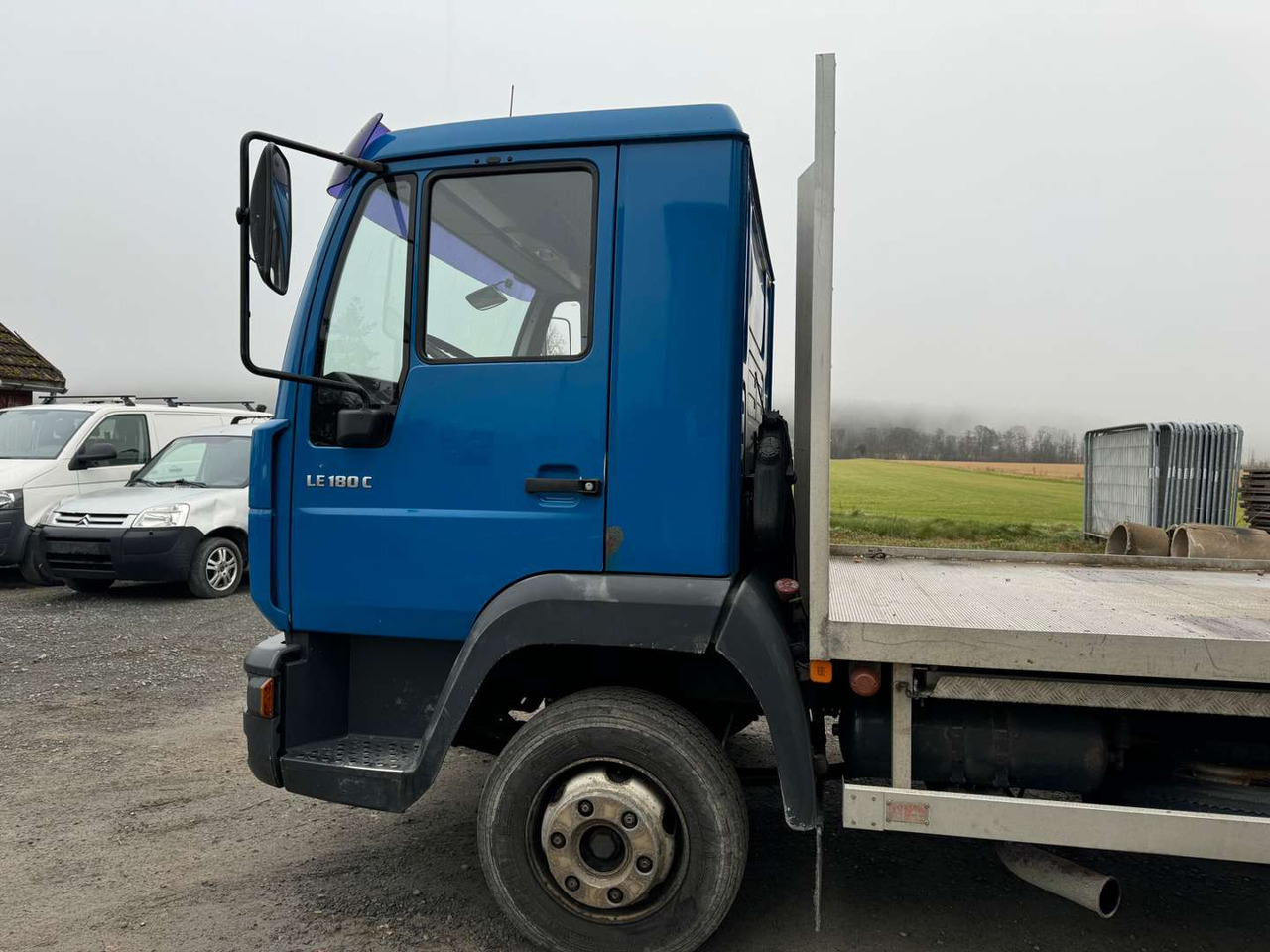 MAN LE 180 C Bilfrakter Lett lastebil - Camión portavehículos: foto 5 MAN LE 180 C Bilfrakter Lett lastebil - Camión portavehículos: foto 5