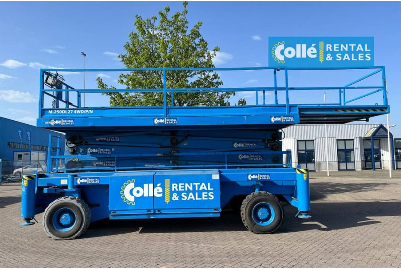 Holland lift M 250 DL 27 | 2003 - Plataforma de tijeras: foto 2 Holland lift M 250 DL 27 | 2003 - Plataforma de tijeras: foto 2