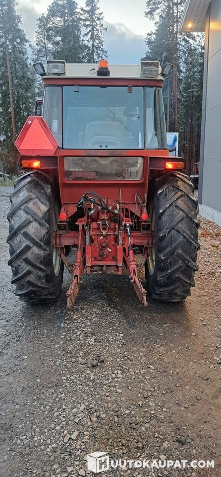 International 585XL, 1985, Diesel, 6 147 h Traktori, Kruunupyy - Tractor: foto 3 International 585XL, 1985, Diesel, 6 147 h Traktori, Kruunupyy - Tractor: foto 3