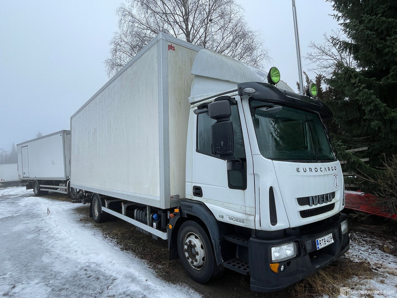Iveco 140E, 2014 Umpikorinen Kuorma-auto, Hämeenlinna - Camión caja cerrada: foto 1 Iveco 140E, 2014 Umpikorinen Kuorma-auto, Hämeenlinna - Camión caja cerrada: foto 1