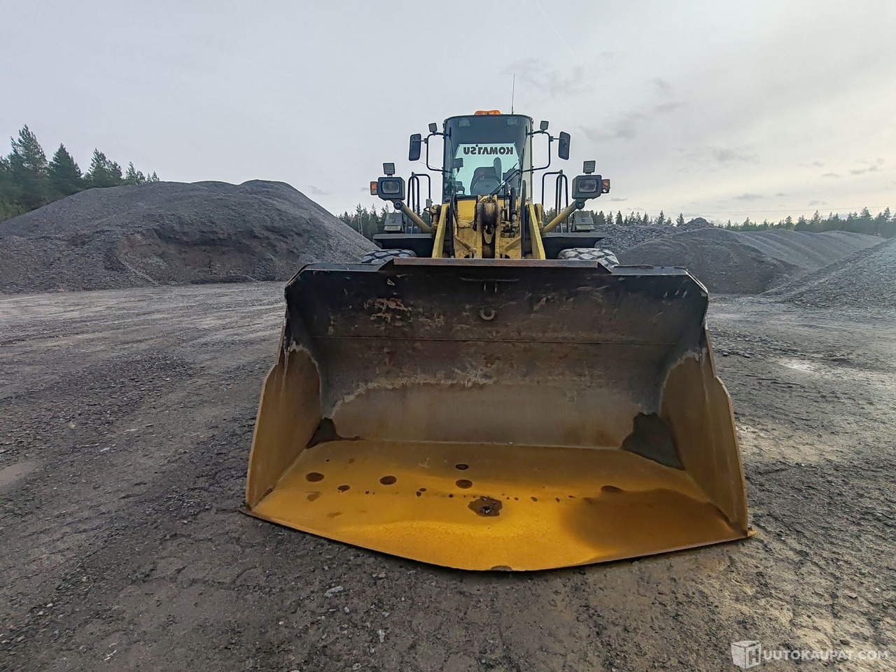 Komatsu WA380-3H pyöräkuormaaja, 1995, Alajärvi - Cargadora de ruedas: foto 3 Komatsu WA380-3H pyöräkuormaaja, 1995, Alajärvi - Cargadora de ruedas: foto 3