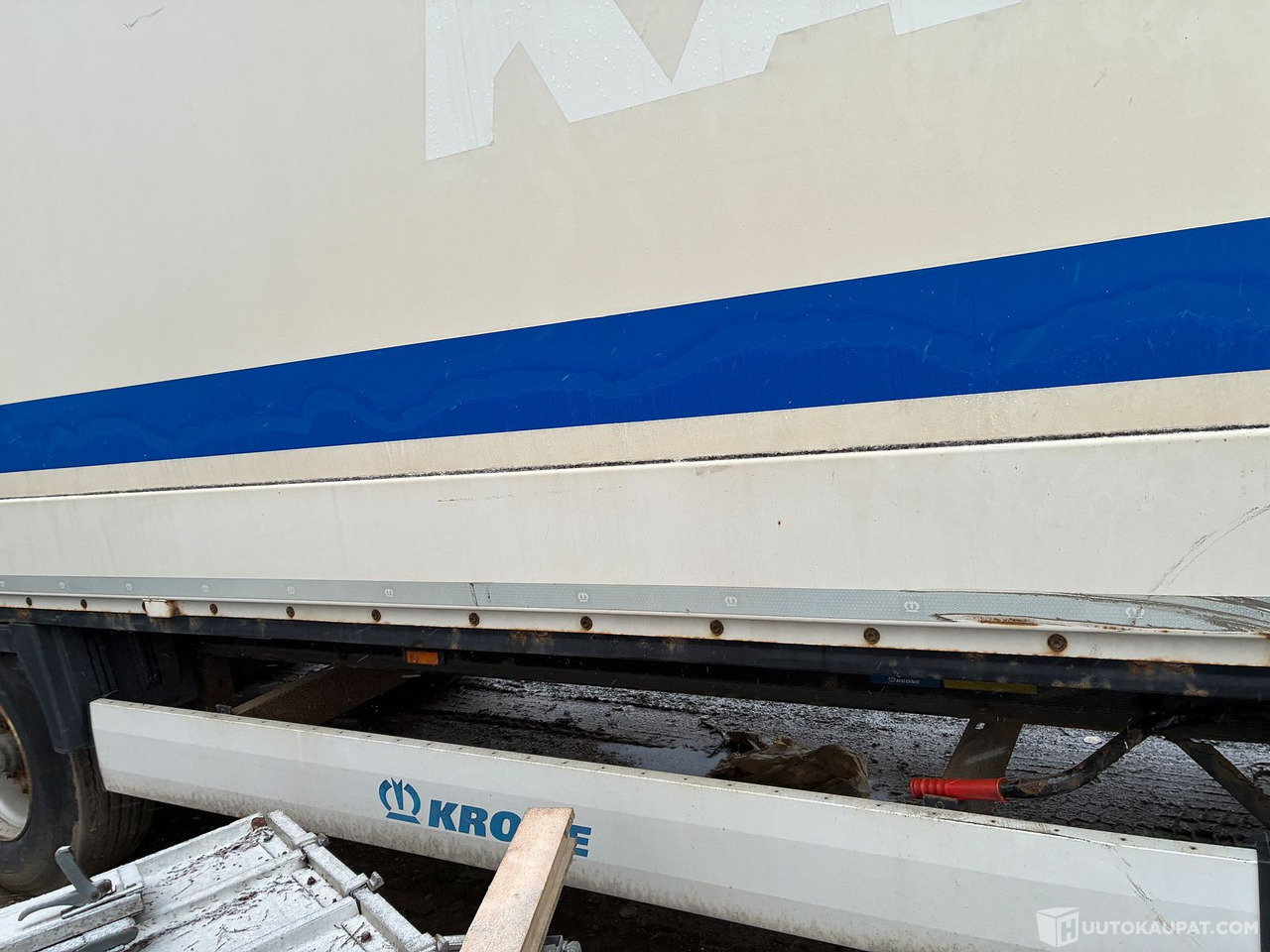 Krone Puoliperävaunu, 2014, Hyvinkää - Semirremolque caja cerrada: foto 5 Krone Puoliperävaunu, 2014, Hyvinkää - Semirremolque caja cerrada: foto 5