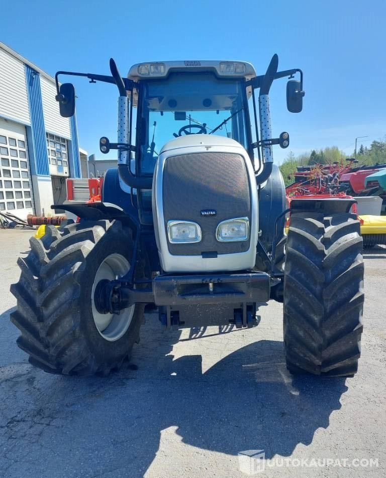 Valtra M 120 E, VAIN 2932 h, Okraspecial, 2004, Kokkola - Maquinaria agrícola: foto 4 Valtra M 120 E, VAIN 2932 h, Okraspecial, 2004, Kokkola - Maquinaria agrícola: foto 4