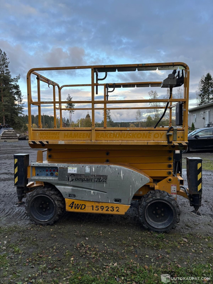 Haulotte Compact 12DX, 2007 Saksilava nostin, Lempäälä - Maquinaria de construcción: foto 1 Haulotte Compact 12DX, 2007 Saksilava nostin, Lempäälä - Maquinaria de construcción: foto 1